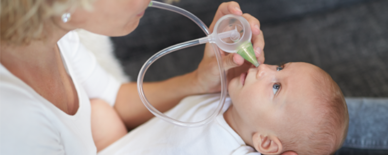 Dowiedz się więcej o ustnym aspiratorze do nosa dla niemowląt Nosiboo Eco, który oczyszcza nosek korzystając z siły Twoich płuc