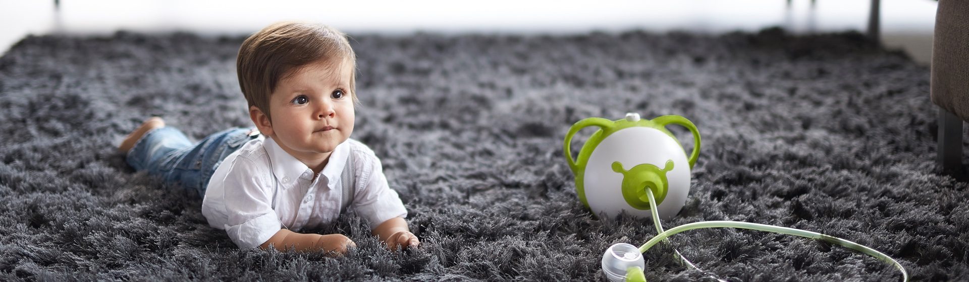 Dowiedz się więcej o elektrycznym aspiratorze do nosa dla niemowląt Nosiboo Pro, służącym do usuwania wydzieliny z małych nosków